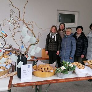 Das Team der kfb Dorf an der Pram freut sich über Spenden zu Gunsten der Aktion Familienfasttag. 