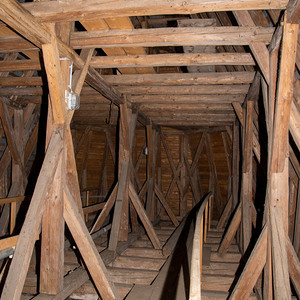 Kirchen-Dachstuhl