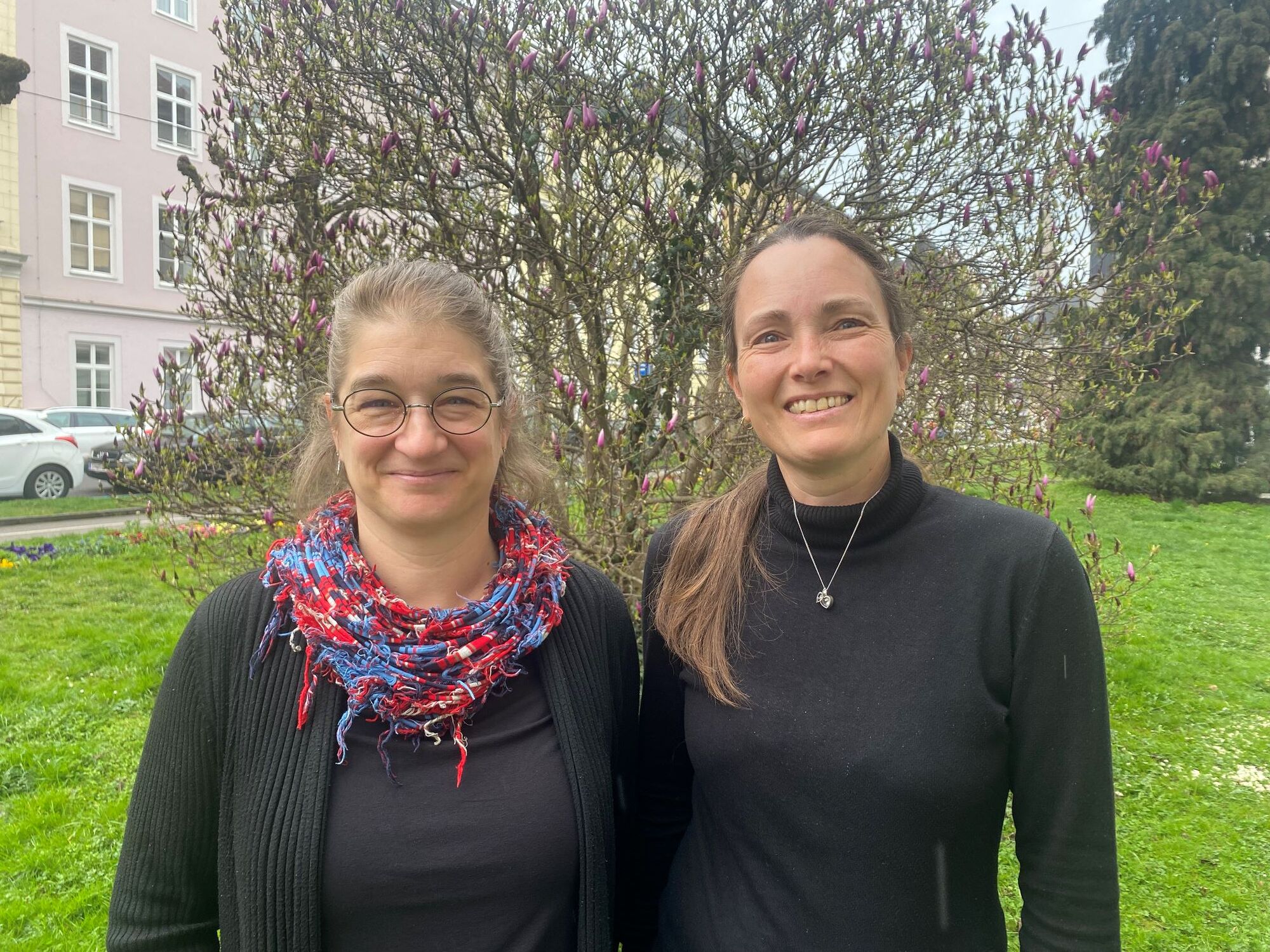 Frau Elisabeth Cap und Frau Barbara Hager